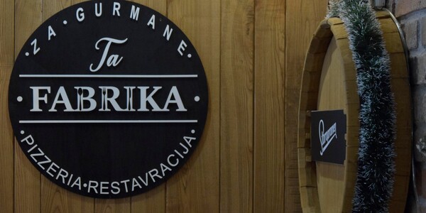 Ta Fabrika Pizzeria, restavracija in prenočišča